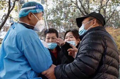 China Covid: Record number of cases as virus surges nationwide 