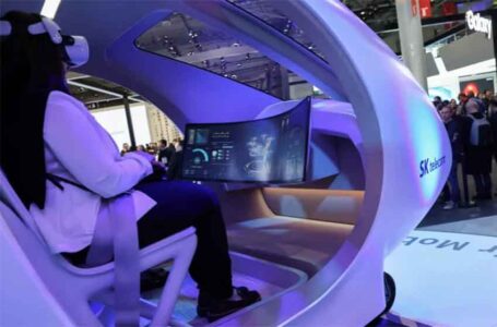 منها تاكسي طائر وربوت يكافح الوحدة.. 4 من أبرز الابتكارات في معرض برشلونة للأجهزة المحمولة ………