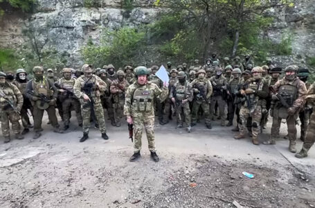 رئيس فاغنر يهدّد بسحب مقاتليه من باخموت في 10 الجاري بسبب نقص الذخيرة…….       ￼