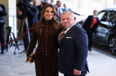 الملك والملكة يشاركان في مراسم تتويج الملك تشارلز والملكة القرينة كاميلا……..     ￼