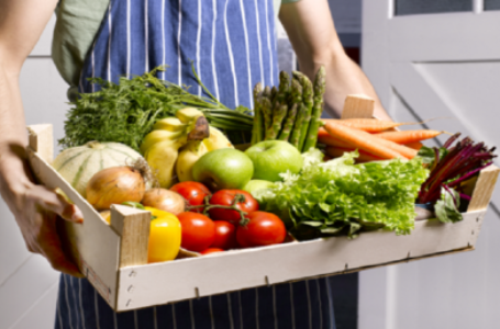 مواد غذائية يجب إدراجها في النظام الغذائي بعد سن الخمسين