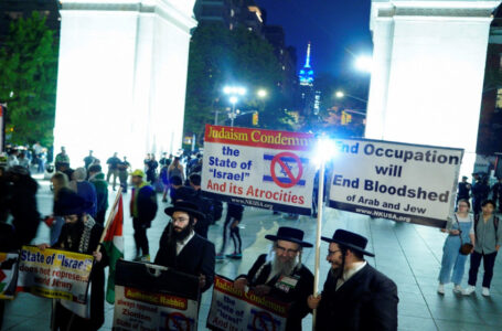 محتجون يغلقون محطة غراند سنترال في نيويورك مطالبين بوقف إطلاق النار في غزة￼