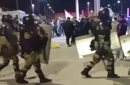 توقيف 60 شخصا وإصابة 9 من عناصر الشرطة بعد اقتحام مطار في داغستان￼