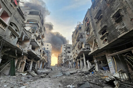 انقطاع كامل للاتصالات والإنترنت في غزة وسط غارات إسرائيلية متواصلة