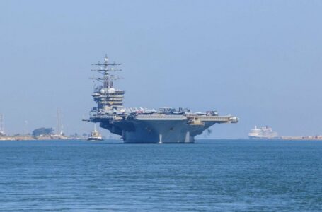 وصول أسطول حاملة الطائرات الأميركية أيزنهاور إلى الشرق الأوسط￼