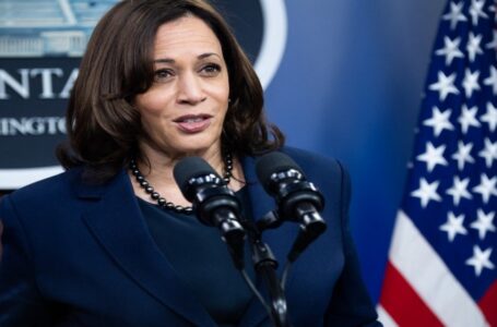 كامالا هاريس تحضر قمة المناخ كوب 28 في دبي￼