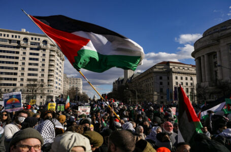 400 ألف يتظاهرون في واشنطن تنديدا بالعدوان المتواصل على غزة￼