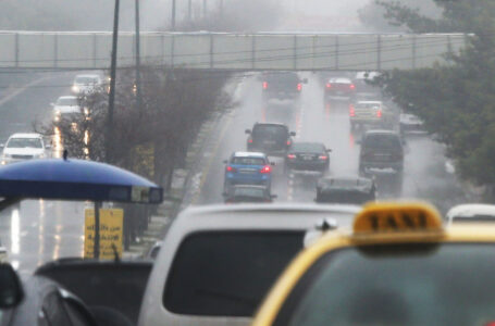 أجواء باردة وغائمة وهطول زخات خفيفة في مناطق مختلفة حتى المساء￼