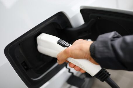 63 محطة شحن مركبات كهربائية مرخصة وعاملة بمختلف مناطق الأردن
