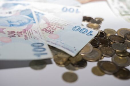 البنك المركزي التركي يرفع سعر الفائدة الرئيسي إلى 45%￼