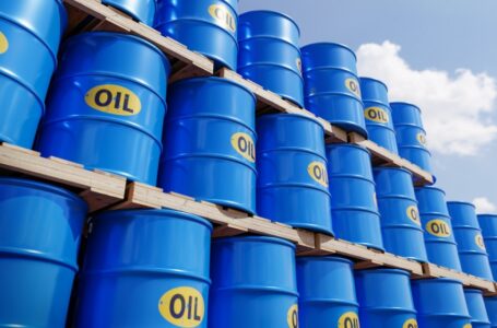 النفط يقفز 1% بعد هجوم الحوثيين على ناقلة وقود في البحر الأحمر￼