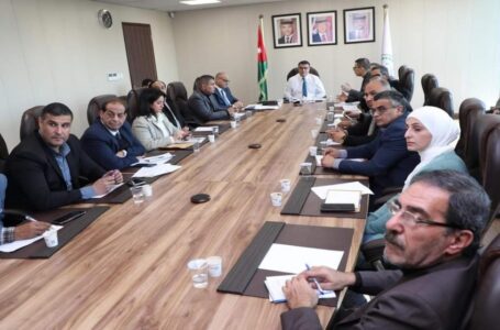 اجتماع لمناقشة خطة للرقابة على متبقيات المبيدات والملوثات في الخضراوات والفواكه￼