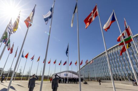 حلف الأطلسي يبحث إنشاء صندوق بقيمة 100 مليار يورو لدعم أوكرانيا عسكريا