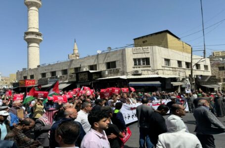 مسيرات تضامنية في محافظات عدة تندد بالعدوان الإسرائيلي على قطاع غزة