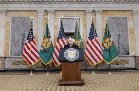 وزيرة الخزانة الأميركية تحذر من “عواقب بالغة” إن ساعدت شركات صينية روسيا