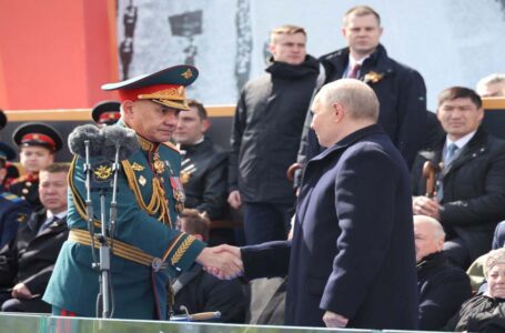 الرئيس الروسي يقيل وزير الدفاع سيرغي شويغو