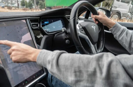 Robotaxi.. طريقة استخدام التاكسي الآلي من تسلا