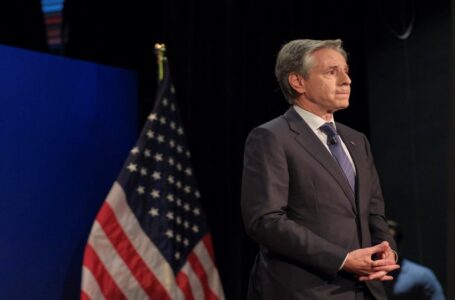 بلينكن يدعو “جميع الأطراف” في الشرق الأوسط إلى “وقف الأعمال التصعيدية”