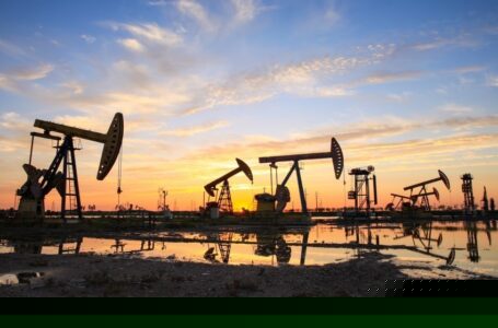 النفط يتجه لمكاسب أسبوعية 3% وسط تصاعد توترات الشرق الأوسط