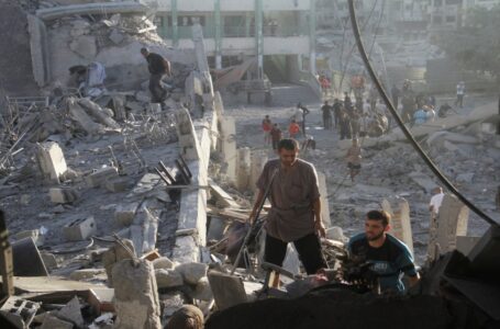 أكثر من 100 شهيد في قصف إسرائيلي على مدرسة تؤوي نازحين في مدينة غزة