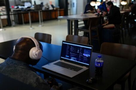 ماسك يكشف عن تعرض منصة “إكس” لهجوم إلكتروني بهدف عرقلة مقابلته مع ترامب