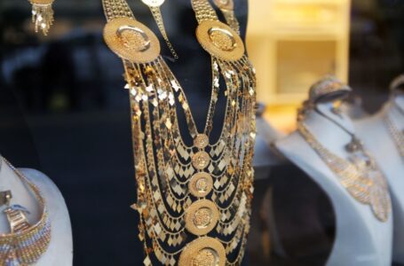 تراجع الذهب عالميا مع ترقب بيانات التضخم الأميركية