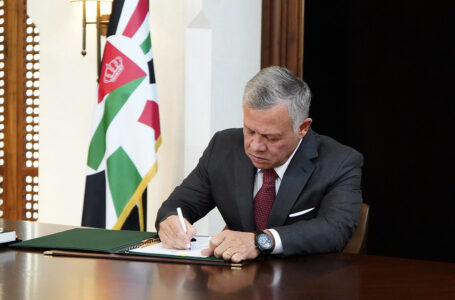 ستبقى موضع الثقة.. الملك يقبل استقالة حكومة بشر الخصاونة ويكلفها بالاستمرار بتصريف الأعمال لحين تشكيل الحكومة الجديدة