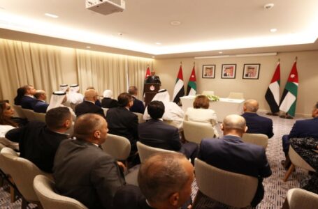 الأردن والإمارات يوقعان وثائق لإنشاء مشروع سكك حديدية بـ2.3 مليار دولار