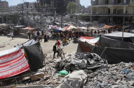 4 شهداء من عائلة واحدة جراء قصف الاحتلال مخيم جباليا