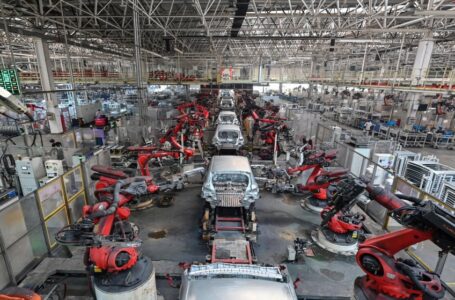 الاتحاد الأوروبي يعتمد فرض مزيد من الرسوم الجمركية على المركبات الكهربائية الصينية