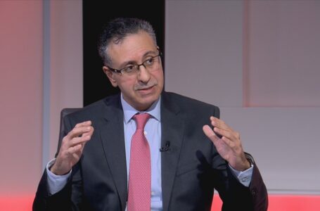 وزير الصناعة تعليقا على ضريبة المركبات الكهربائية: لندع السوق يستقر ثم نبحث الأثر