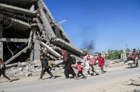 33 شهيدا غالبيتهم أطفال بمجزرة جديدة في جباليا