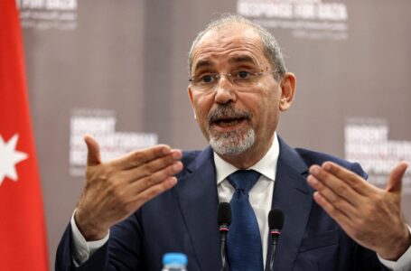 الصفدي: سنعمل مع إدارة ترامب لتحقيق السلام الدائم على أساس حل الدولتين