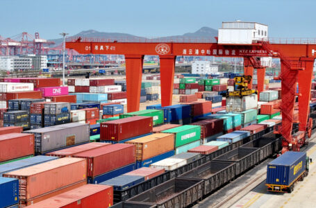 الصين تقول إنها سترفع الرسوم الجمركية على السلع الأميركية إلى 125%