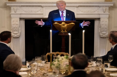 ترامب: سيتم إطلاق سراح 10 من المحتجزين في غزة قريبا