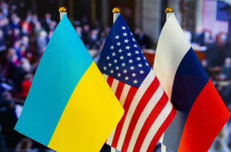 زيلينسكي: أوكرانيا تدعم عقد قمة ثلاثية ومستعدة للتعاون