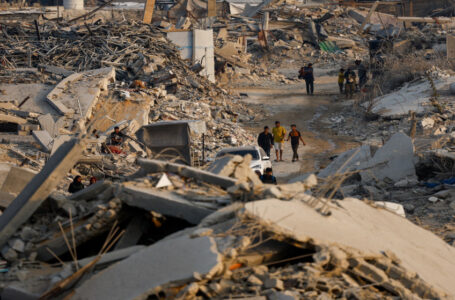 الأونروا: مئات الآلاف من الفلسطينيين يعيشون بالعراء بسبب الدمار في غزة