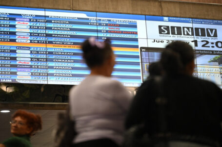 ترامب يدعو للتعامل مع مجال فنزويلا الجوي على أنه “مغلق بالكامل”