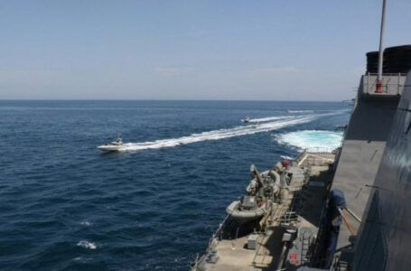 القيادة المركزية الأميركية تستبق مناورات الحرس الثوري.. وتحذر