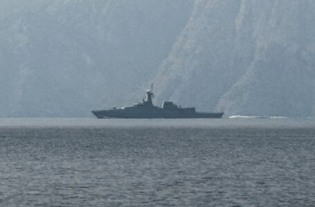 الحرس الثوري الإيراني يعلن “السيطرة الكاملة” على مضيق هرمز