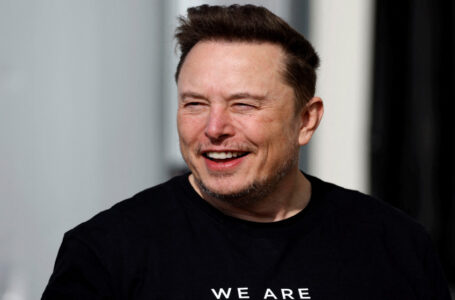 إيلون ماسك أغنى رجل في العالم بلا منازع