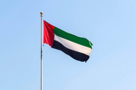 الإمارات تعلن أن دفاعاتها الجوية تتعامل مع اعتداءات بصواريخ ومسيّرات قادمة من إيران