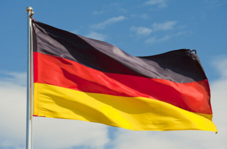 ألمانيا تتهم روسيا باختراق هواتف نواب ومسؤولين حكوميين