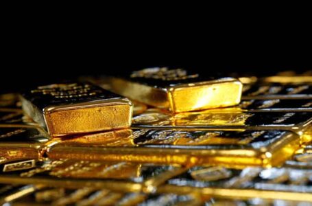 الذهب يتجه نحو سابع خسارة شهرية له على التوالي… ￼