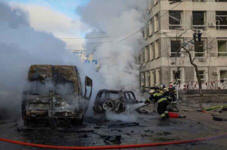 شهود: سماع سلسلة انفجارات في كييف… ￼