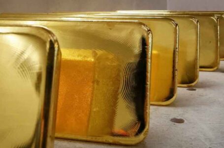 الذهب يستقر مع تراجع التوترات الجيوسياسية والتركيز على مسار رفع الفائدة …