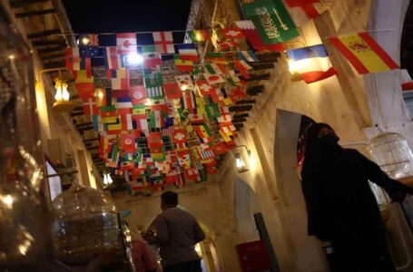 أمير قطر يشيد بتعاون روسيا في تنظيم المونديال …
