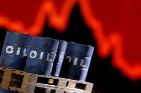 النفط يهبط دون 80 دولارا مع تصاعد المخاوف بشأن الطلب… ￼
