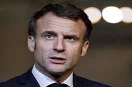 ماكرون سيحضر الأربعاء نصف نهائي المونديال بين فرنسا والمغرب…