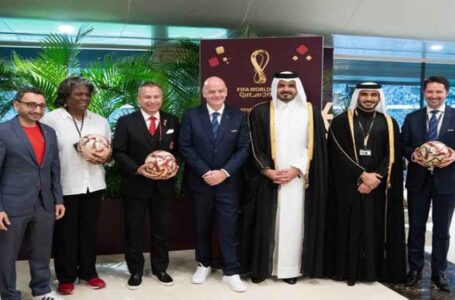 قطر تسلم كرة استضافة بطولة “كأس العالم 2026” لكل من كندا والمكسيك والولايات المتحدة…